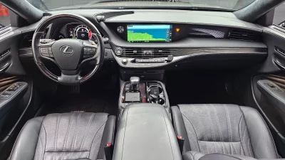 Lexus LS