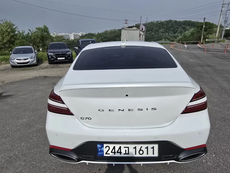 Genesis G70