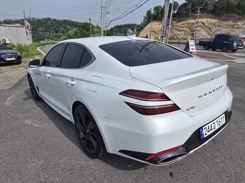Genesis G70