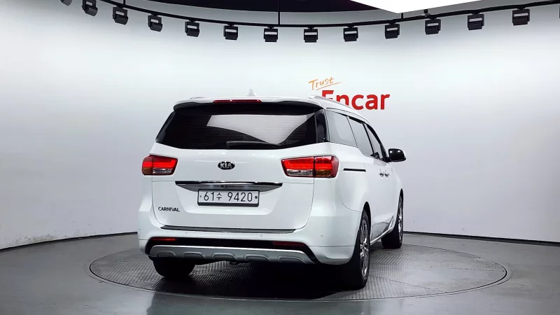 Kia Carnival