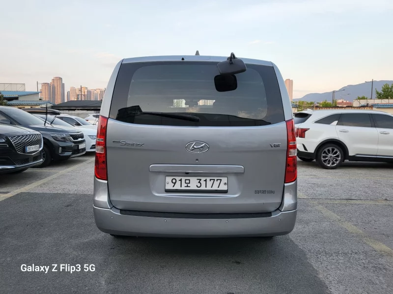 Hyundai Starex