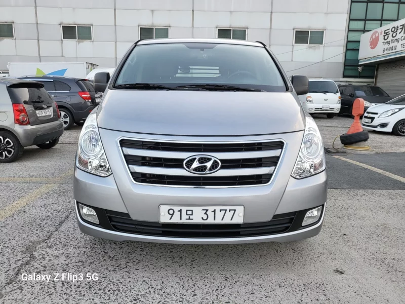 Hyundai Starex
