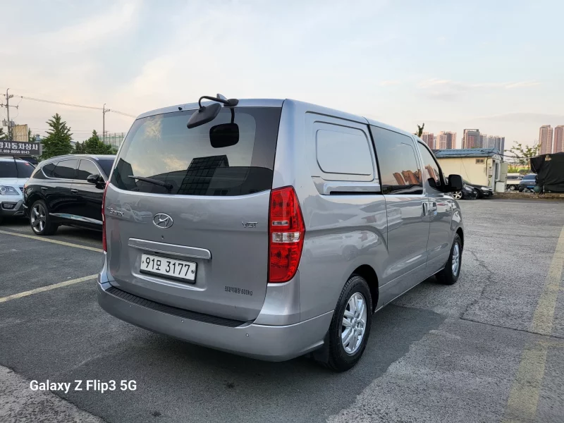 Hyundai Starex