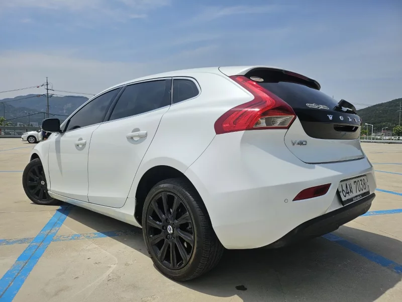 Volvo V40