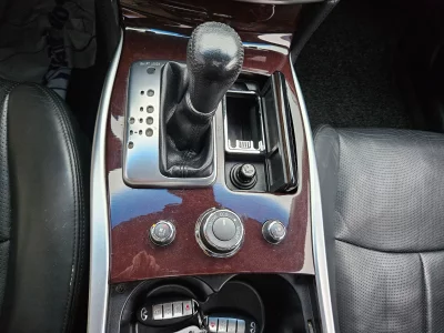 Infiniti M