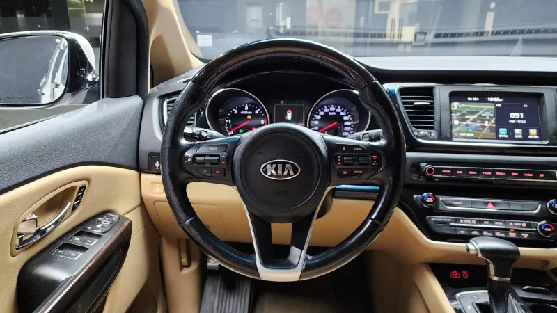 Kia Carnival