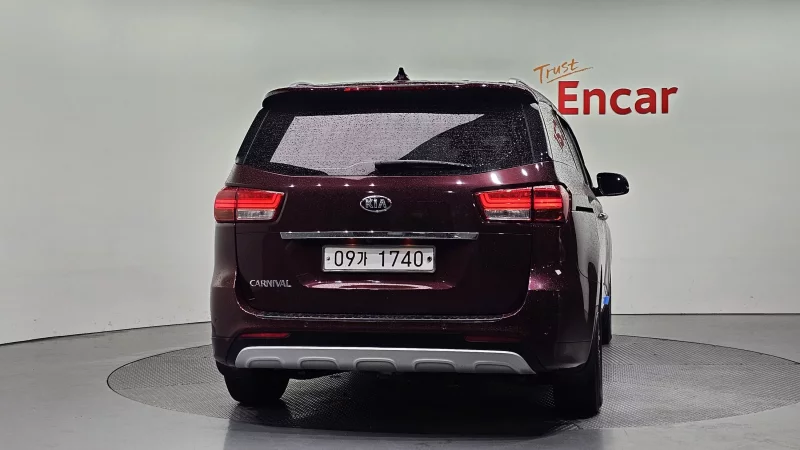 Kia Carnival