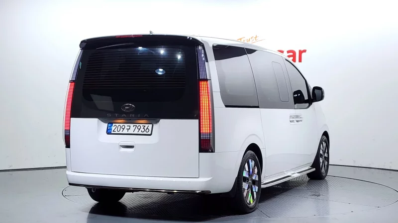 Hyundai Staria