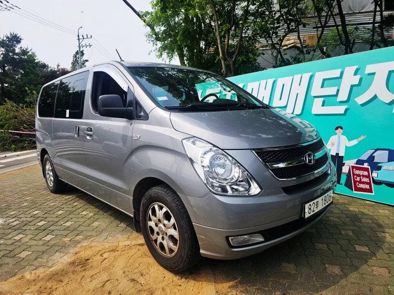 Hyundai Starex