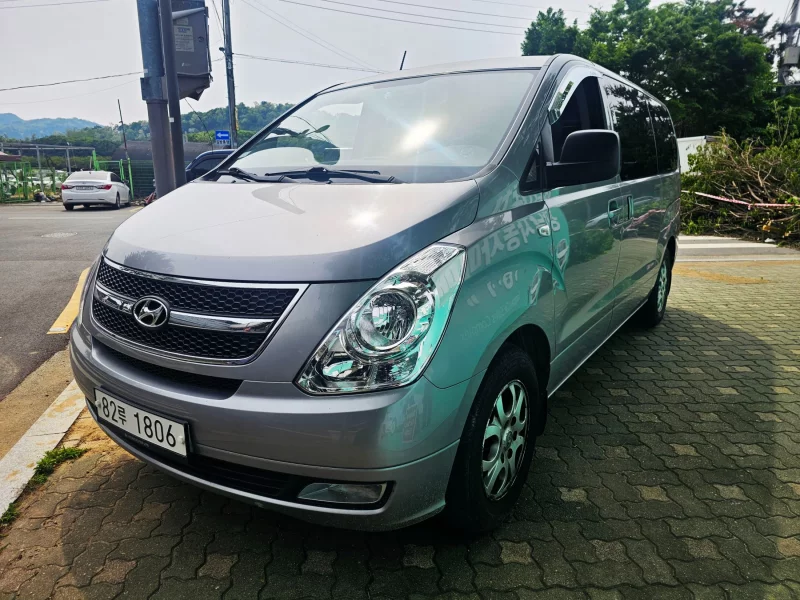 Hyundai Starex