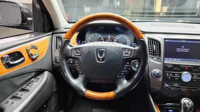 Hyundai Equus