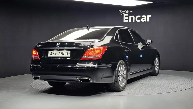Hyundai Equus