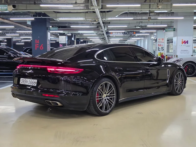 Porsche PANAMERA