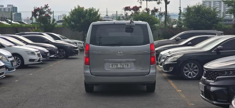 Hyundai Starex