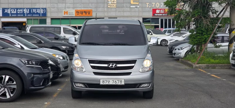 Hyundai Starex
