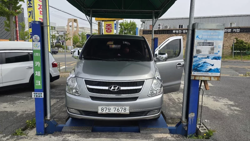Hyundai Starex