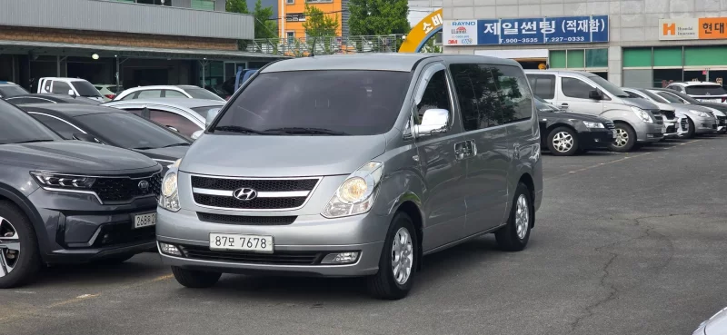 Hyundai Starex