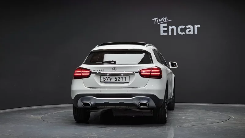 Mercedes-Benz GLA-Class