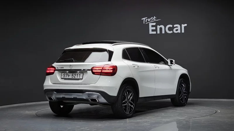 Mercedes-Benz GLA-Class