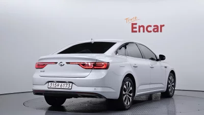 Renault SM6