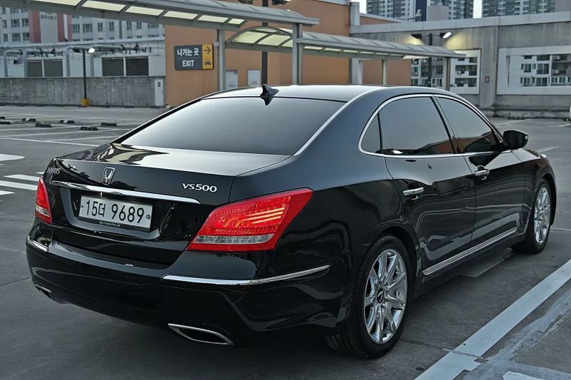 Hyundai Equus