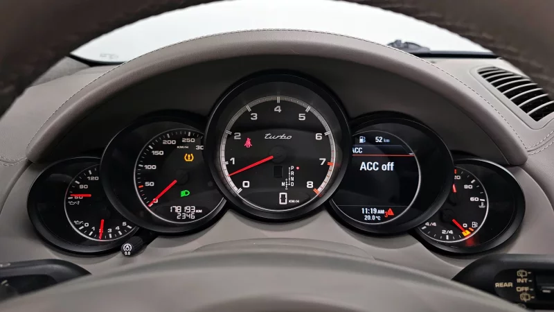 Porsche CAYENNE
