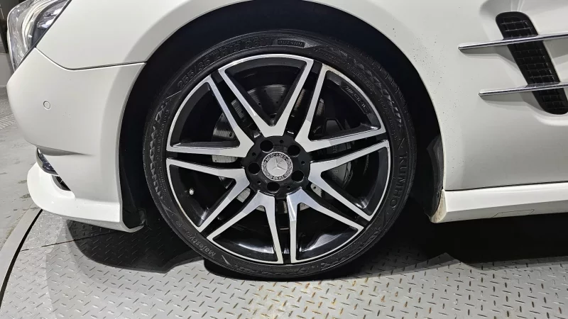 Mercedes-Benz SL-Class