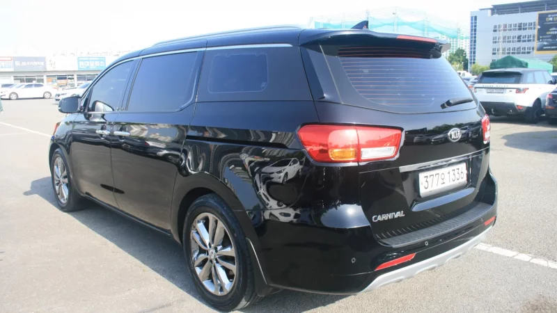 Kia Carnival
