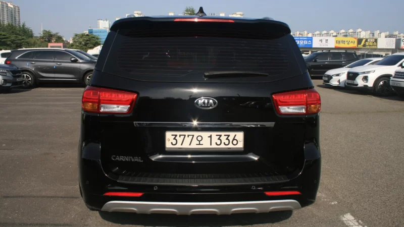 Kia Carnival
