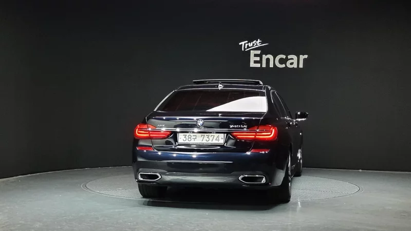 BMW 7-Series