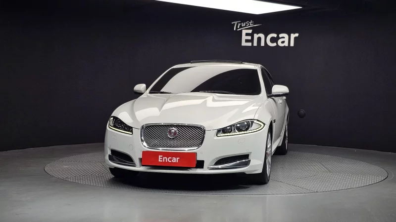 Jaguar XF
