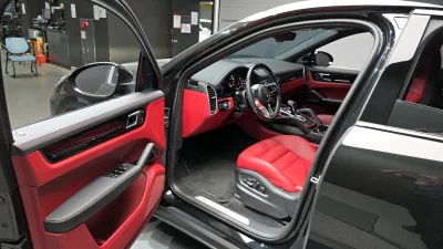 Porsche CAYENNE