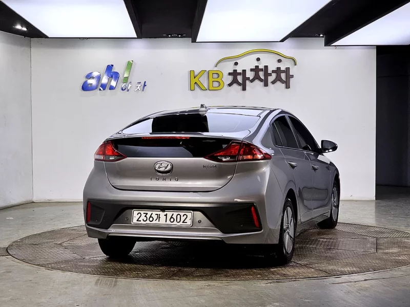 Hyundai Ioniq