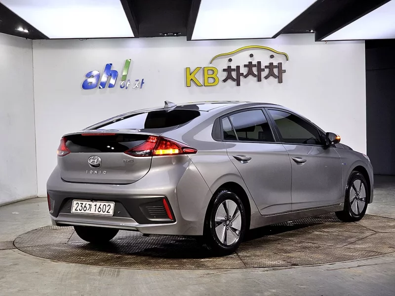 Hyundai Ioniq