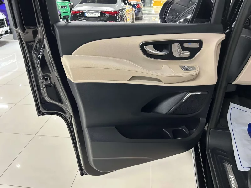 Mercedes-Benz V-Class