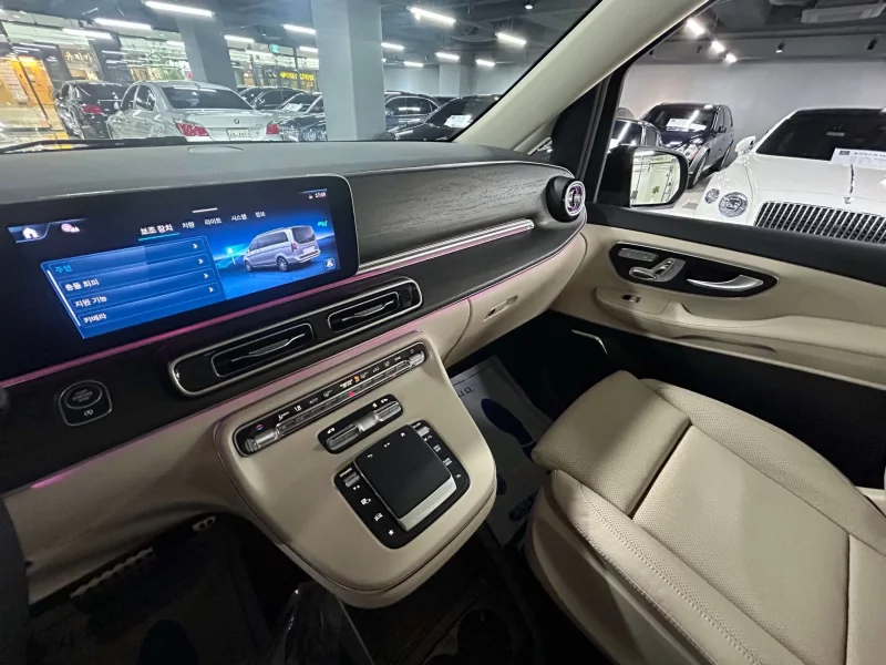 Mercedes-Benz V-Class