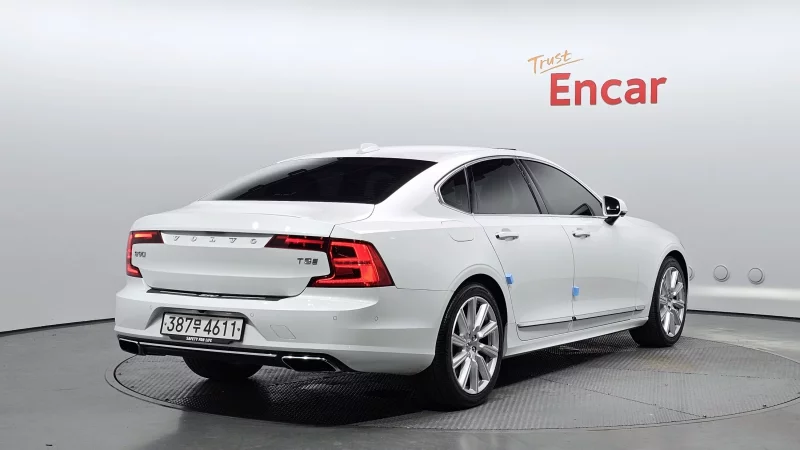 Volvo S90