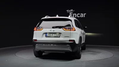 Jeep CHEROKEE