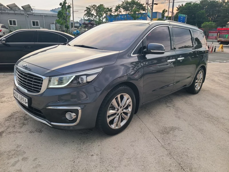 Kia Carnival