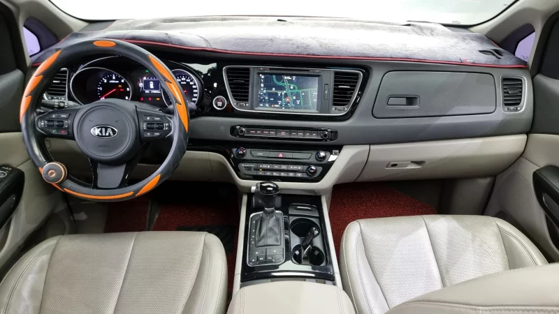Kia Carnival