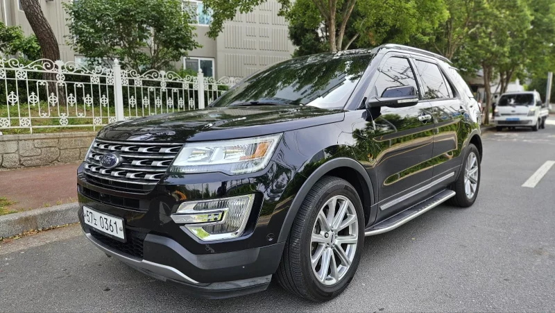 Ford EXPLORER