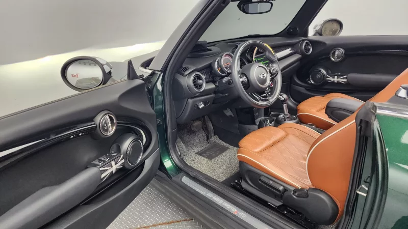 MINI Cooper Convertible