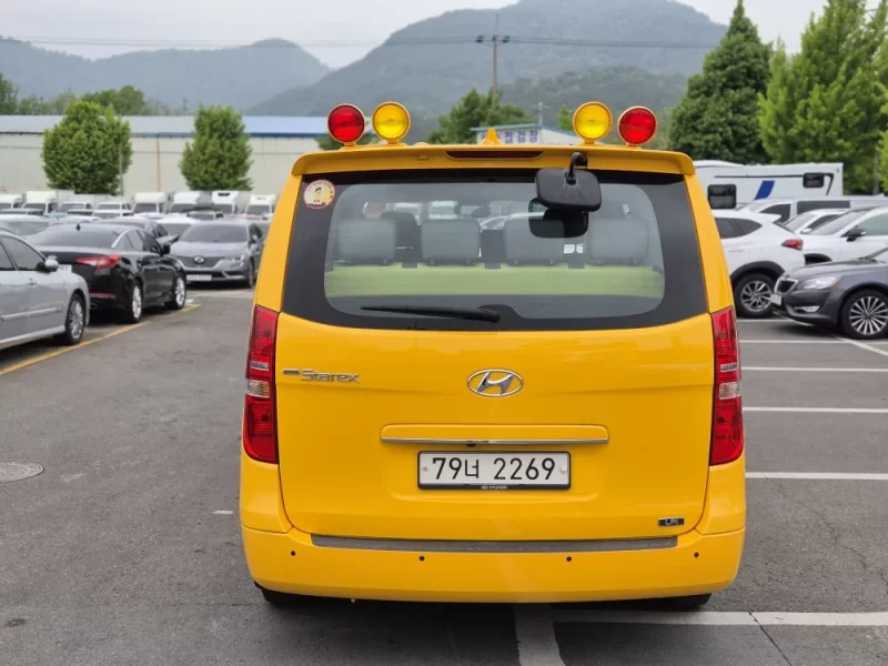 Hyundai Starex