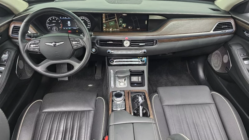 Genesis G90