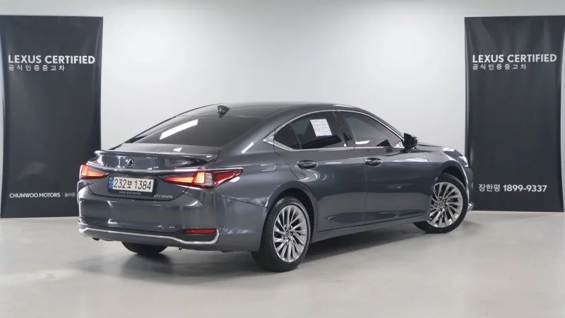 Lexus ES