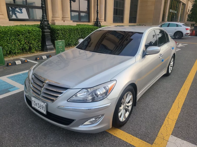 Hyundai Genesis