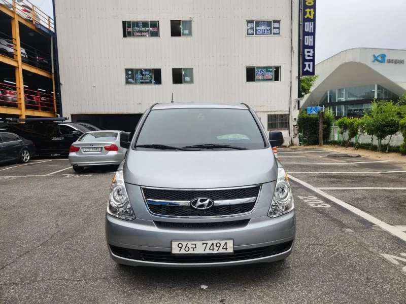 Hyundai Starex