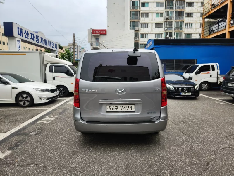 Hyundai Starex