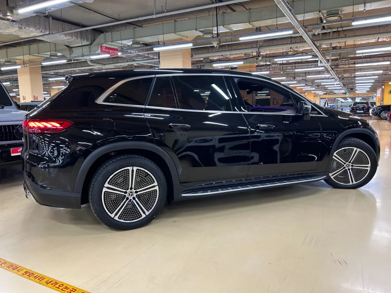 Mercedes-Benz EQS SUV
