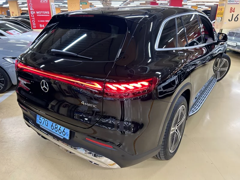 Mercedes-Benz EQS SUV